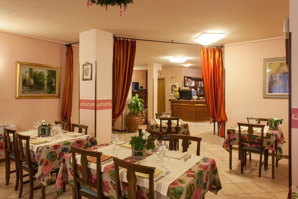 Hotel Fabbrini Abbadia San Salvator Exterior photo
