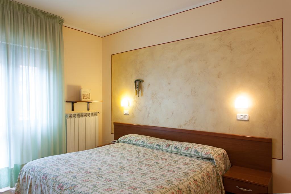 Hotel Fabbrini Abbadia San Salvator Room photo
