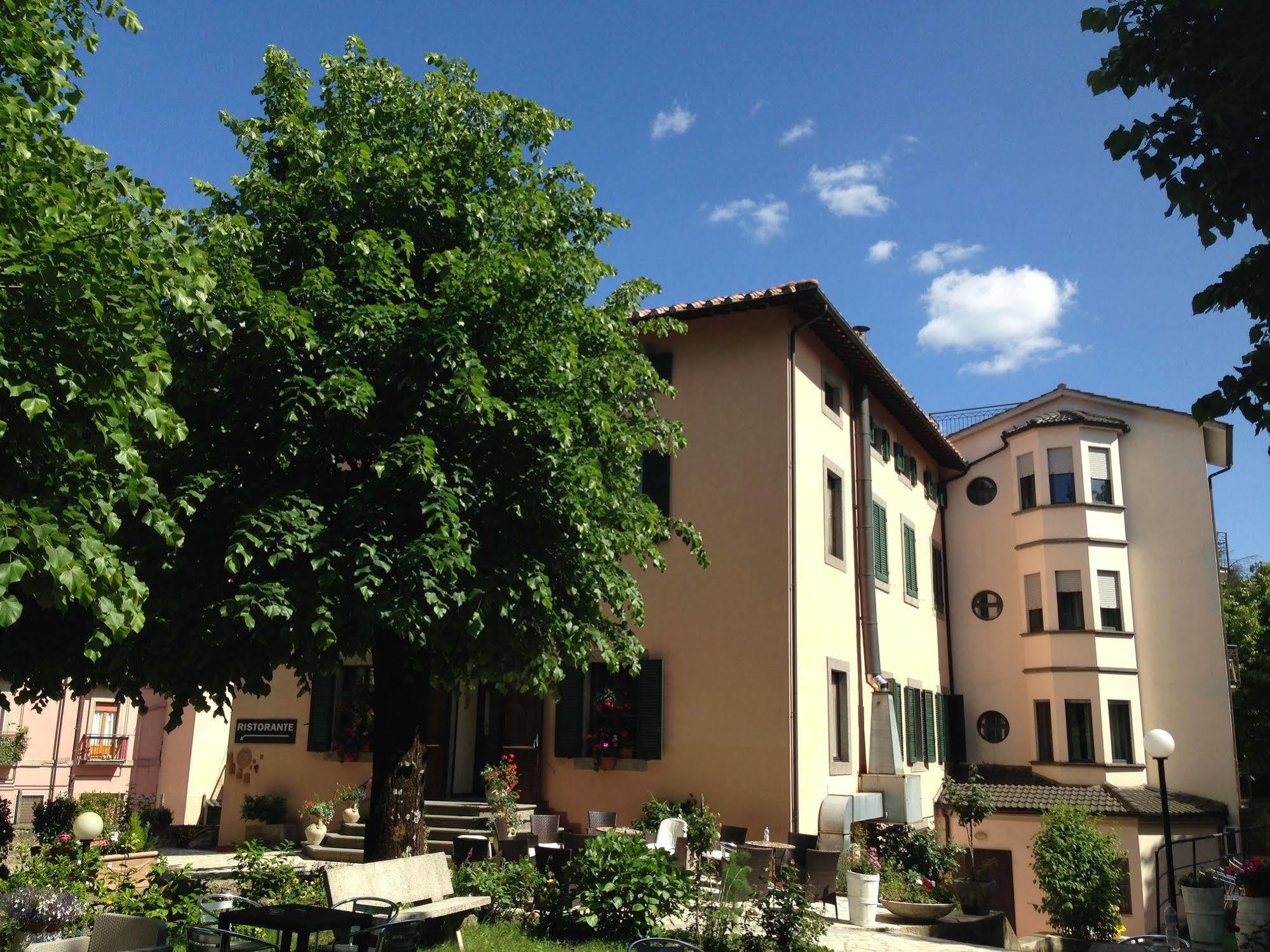 Hotel Fabbrini Abbadia San Salvator Exterior photo